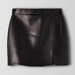 Aritzia Wilfred Tempest Vegan Leather Mini Skirt / Patio Skirt